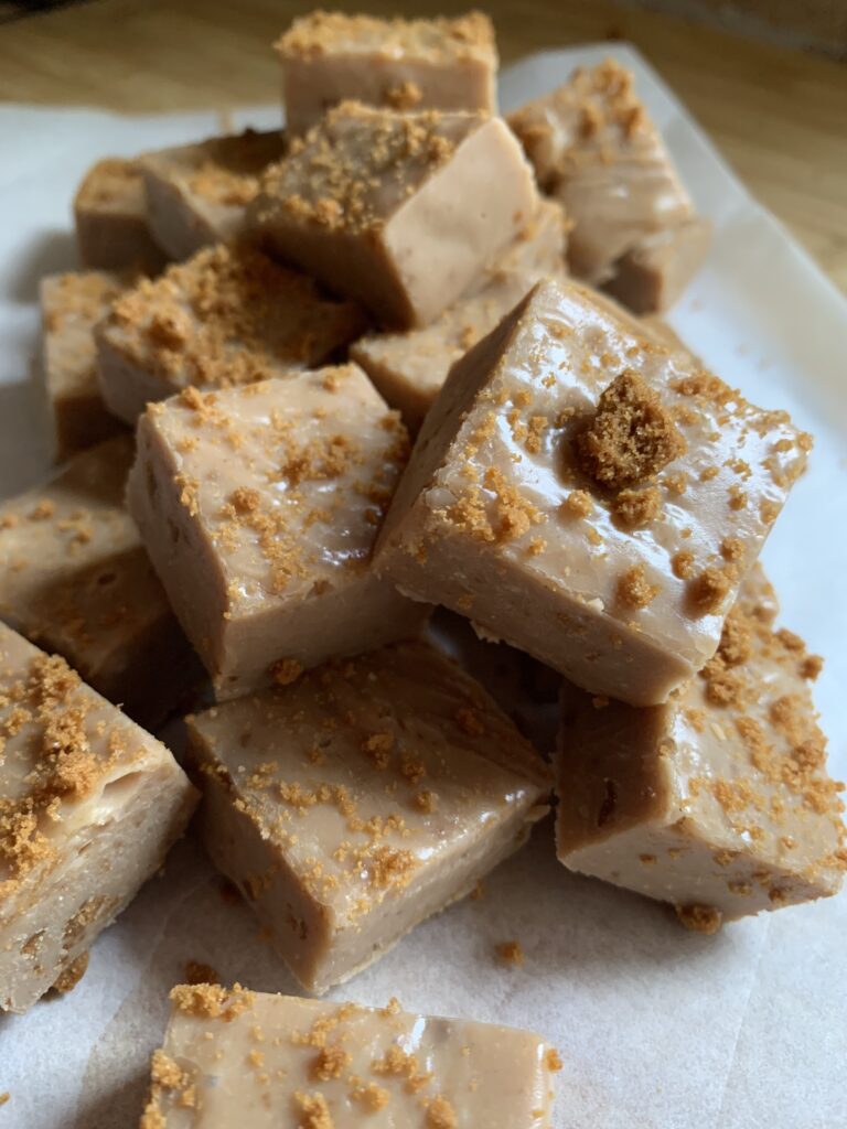 Easy Slow Cooker Biscoff Fudge