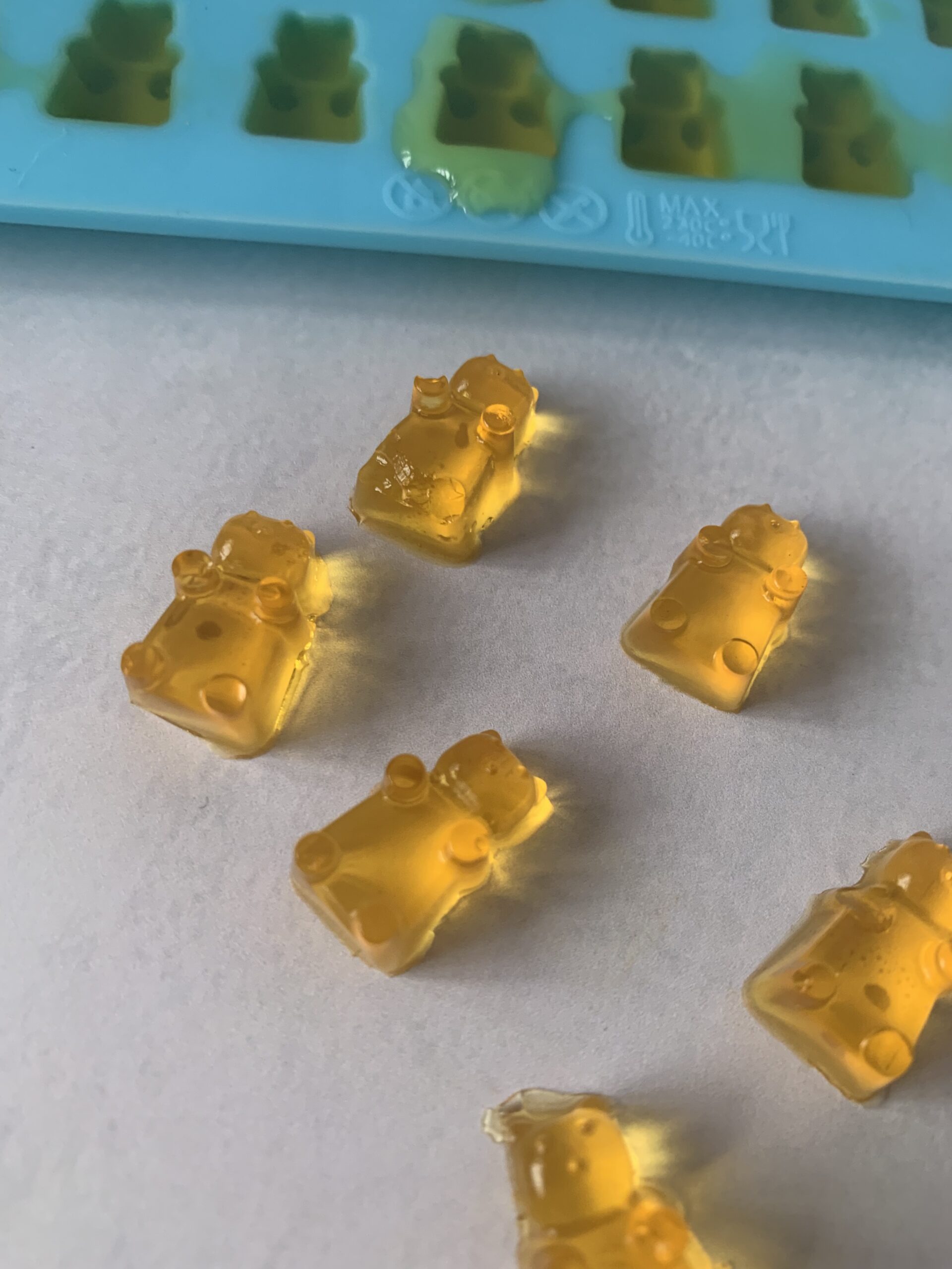 Ingredient gummy bears - easy homemade recipe