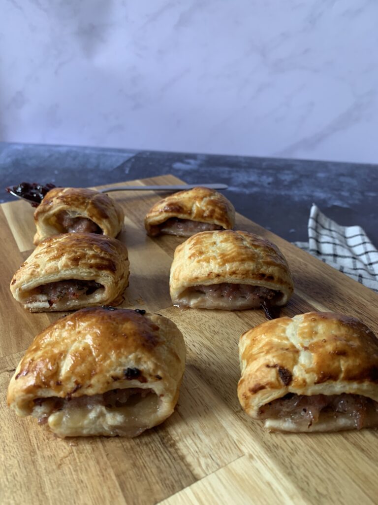 Delicious pork and cranberry sausage roll recipe