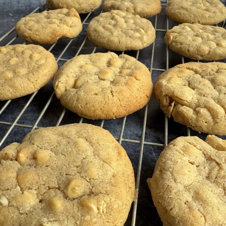 Gingerbread & White Chocolate Cookies